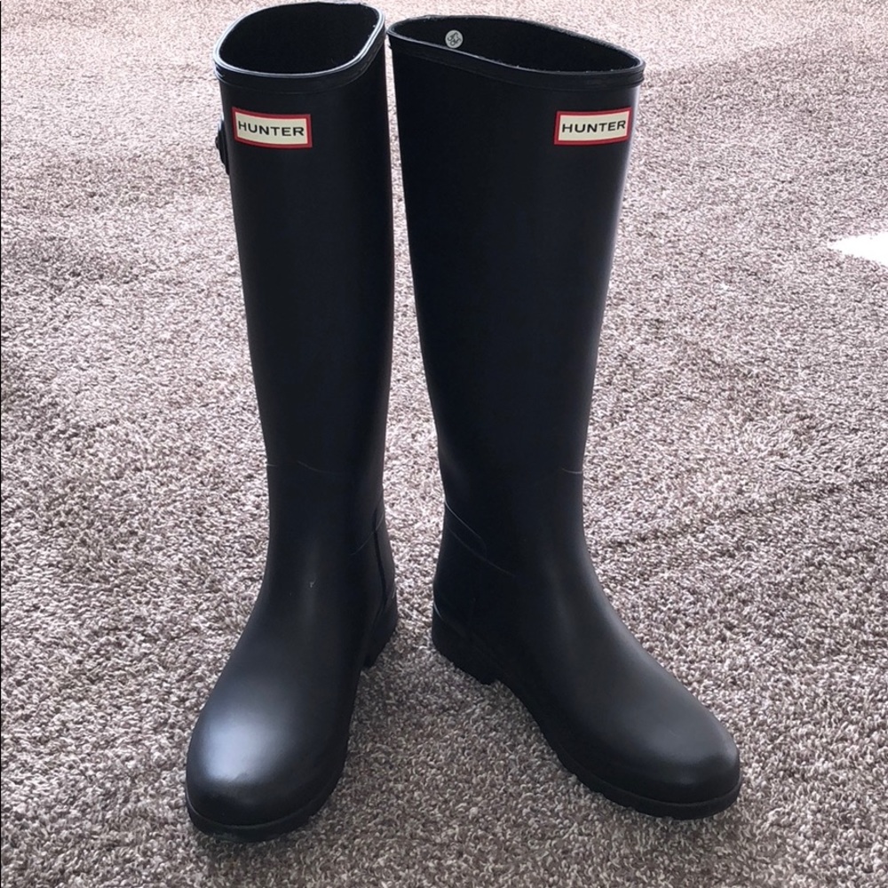 Hunter boots: women’s refined tall black boots